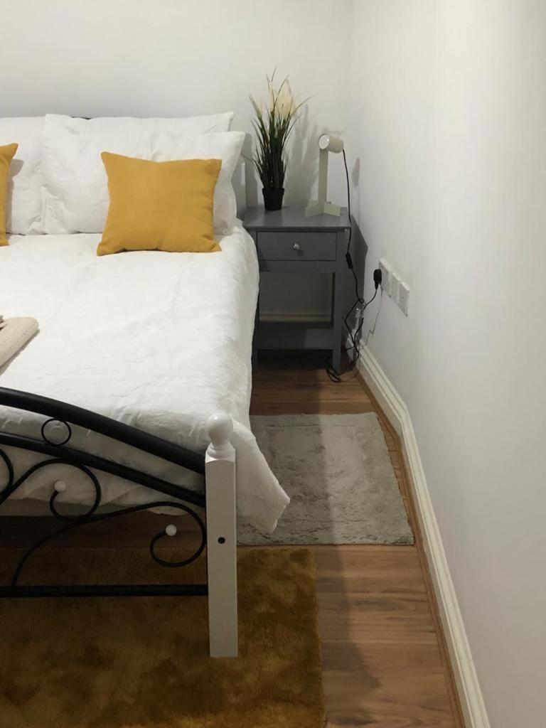 Alpha House Bed & Breakfast London Exterior photo