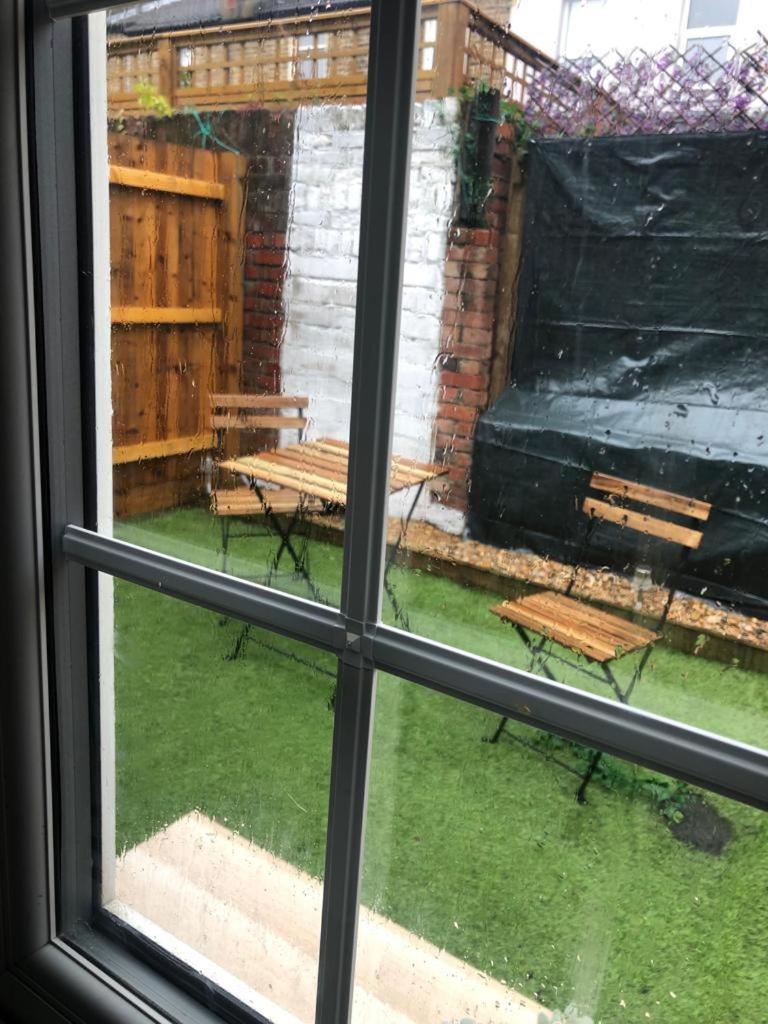 Alpha House Bed & Breakfast London Exterior photo